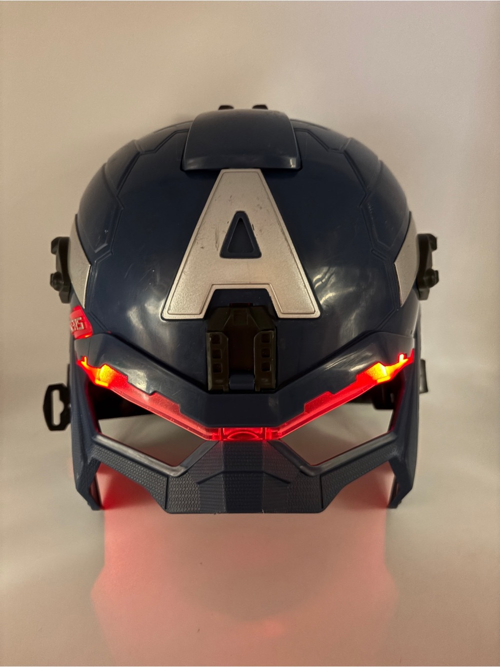 Genuine Hasbro 2013 Marvel Captain America Rogers Light Up Mask w/ Straps